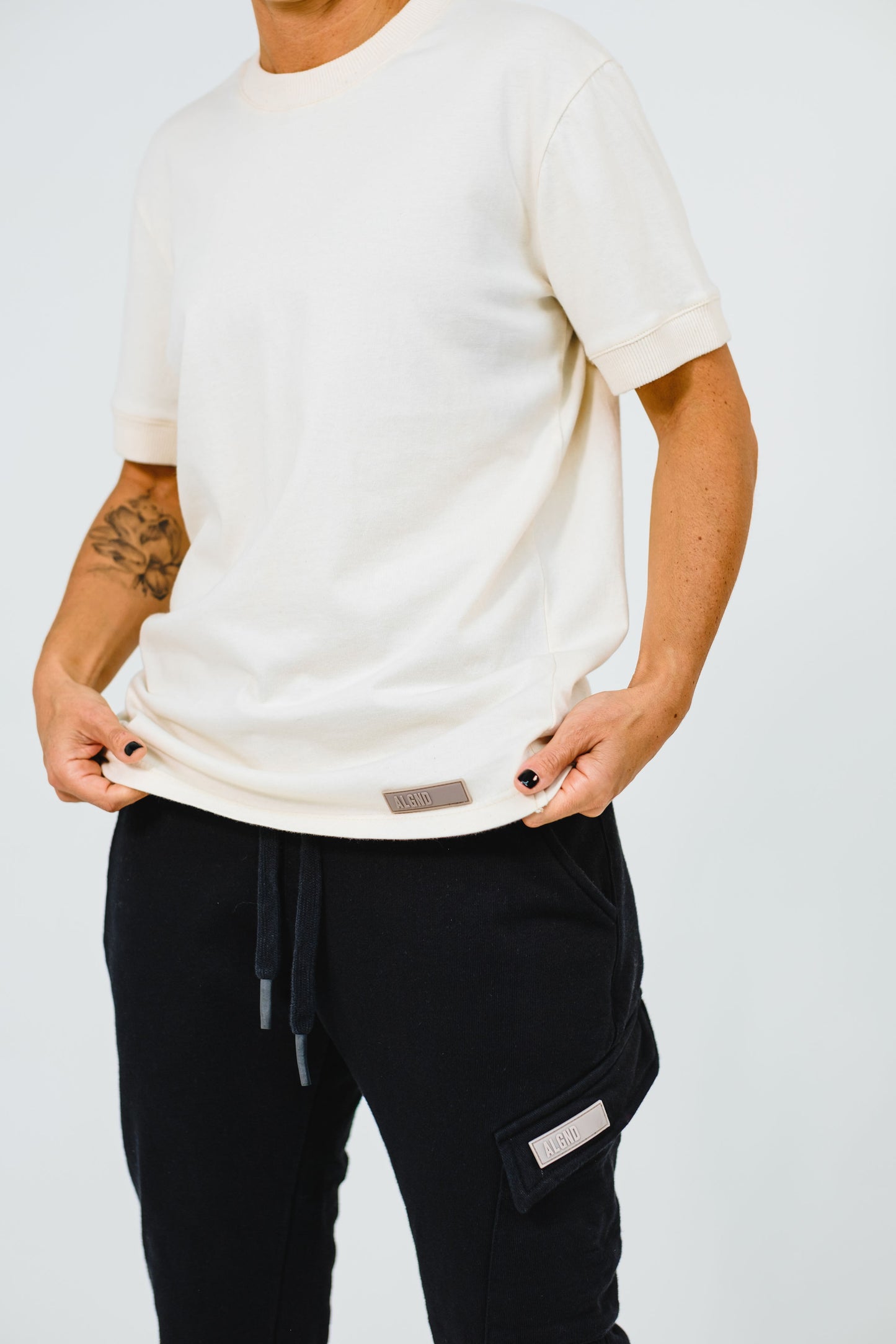 Ivory t shirt silicone logo detail